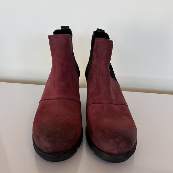 SOREL Joan Of Arctic Wedge Red Black Leather Chelsea Boots Women’s Size 7 - Picture 2 of 8